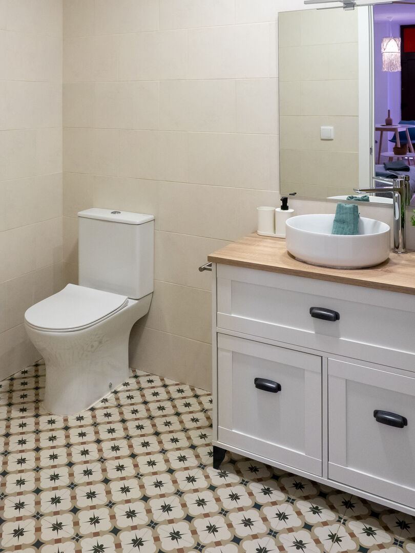 Bathroom sink