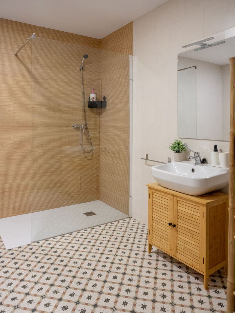 Bathroom sink